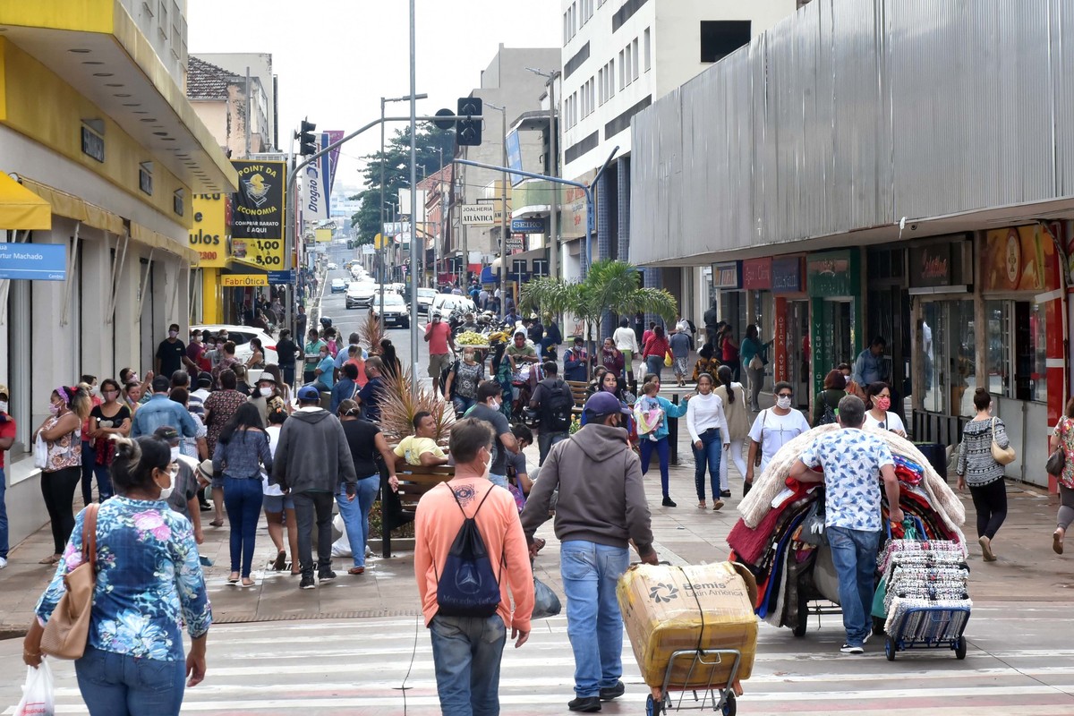 Abre e fecha na época do Natal e Ano Novo